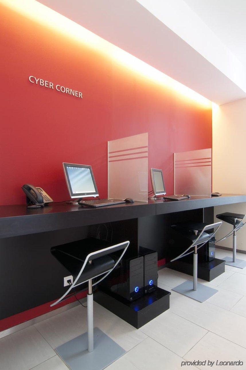 Airport By Ihg Prague